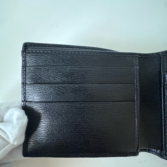 Gucci Black Leather Men’s BiFold Wallet - Picture 6 of 13